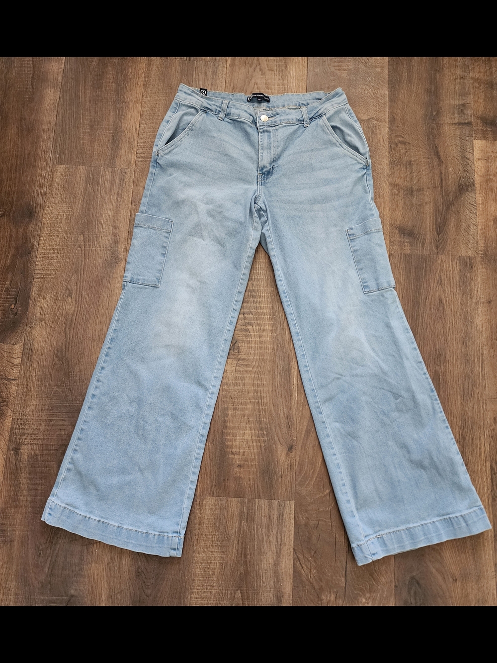 Light Wash Wide Leg Women’s Jeans - Casual Cargo Style